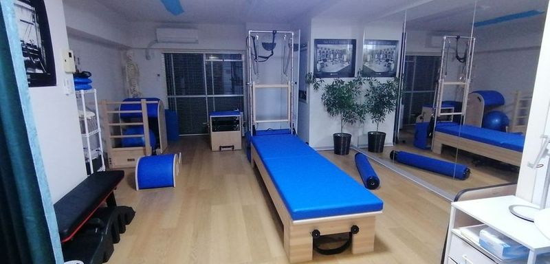 ピラティススタジオフォワード - ピラティススタジオフォワード