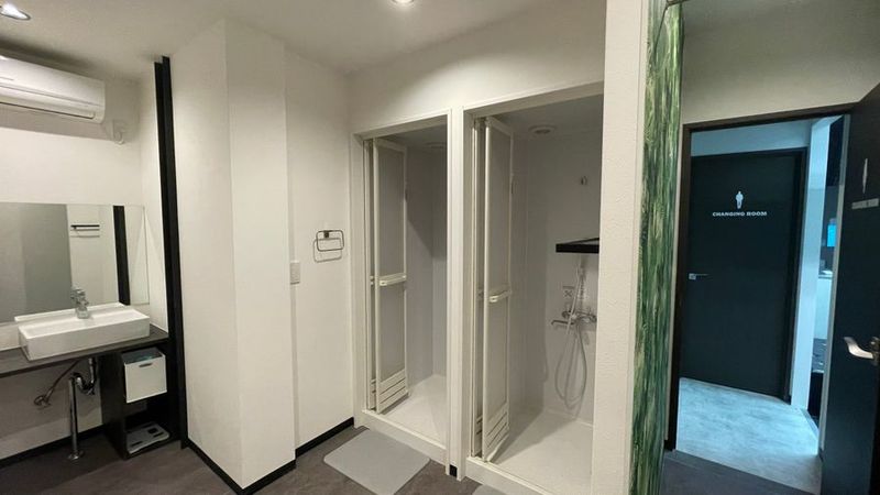 川口駅西口サロンスペース　施術用ベッド・ネイルサロンにも！ - 80’s GYM×CAFE×BAR