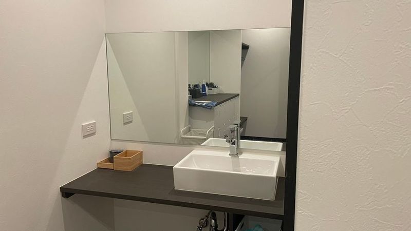 川口駅西口サロンスペース　施術用ベッド・ネイルサロンにも！ - 80’s GYM×CAFE×BAR