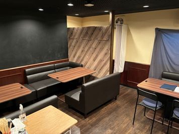 駅チカ！オシャレで広いソファテーブルフロア(最大20名可能) - 和ビストロ月　２階