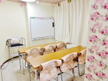 レンタルスペースミラクルイン横浜 貸し教室・カルチャースクールの室内の写真