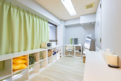 広々とした控室 - Moff room studio《三ノ宮店》 三ノ宮6分🚶‍♂️77㎡パーティ可🧸クマ沢山映え撮影スタジオの設備の写真