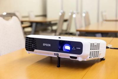 貸出用プロジェクター - ホテルウィングインターナショナル名古屋 2階 会議室Aの設備の写真