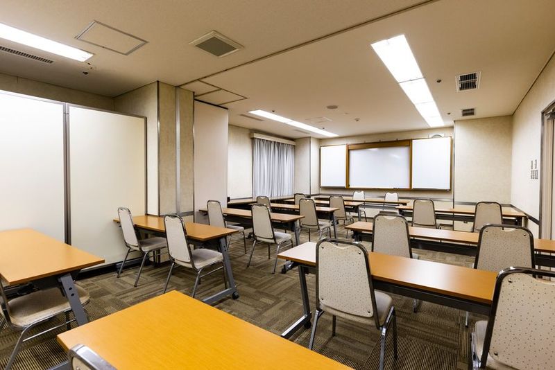 スクール形式 - ホテルウィングインターナショナル名古屋 2階 会議室Aの室内の写真