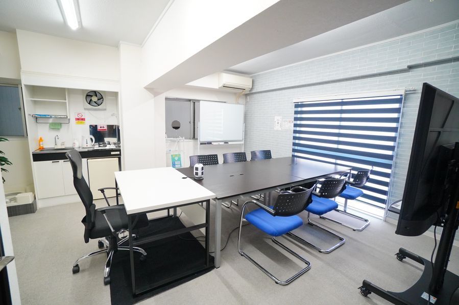 ソーシャルディスタンスが保てる お教室用 折り畳みデスク付きイス10脚