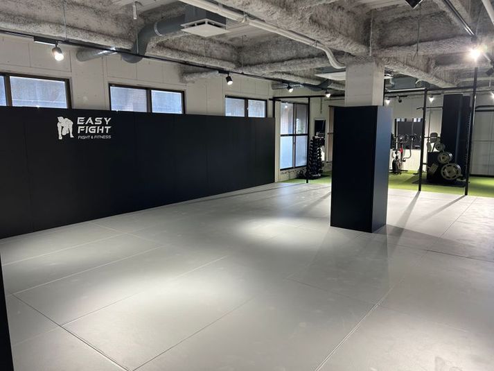 MEGA格闘技ジム貸切 - EASY FIGHT GYM