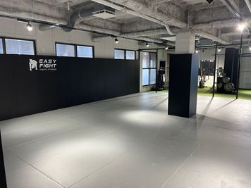 EASY FIGHT GYM MEGA格闘技ジム貸切の室内の写真