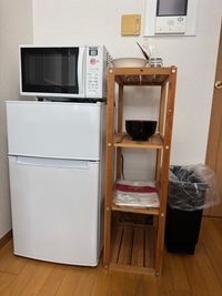 万博・難波観光の合間にご活用ください
冷蔵庫・電子レンジをご用意しております - EC難波M 難波徒歩圏！バスつきレンタルスペースの室内の写真