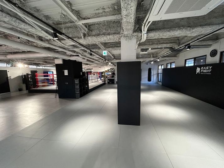白楽格闘技ジム　マットエリア - EASY FIGHT GYM