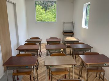 澤田ちゃれんじ塾 黒板・学習机付きレンタルスペースの設備の写真