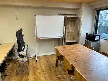 TOWORK会議室の室内の写真