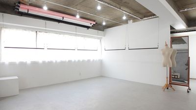 【天吊りラック】５本設置可能 - サモスタ御徒町店の設備の写真