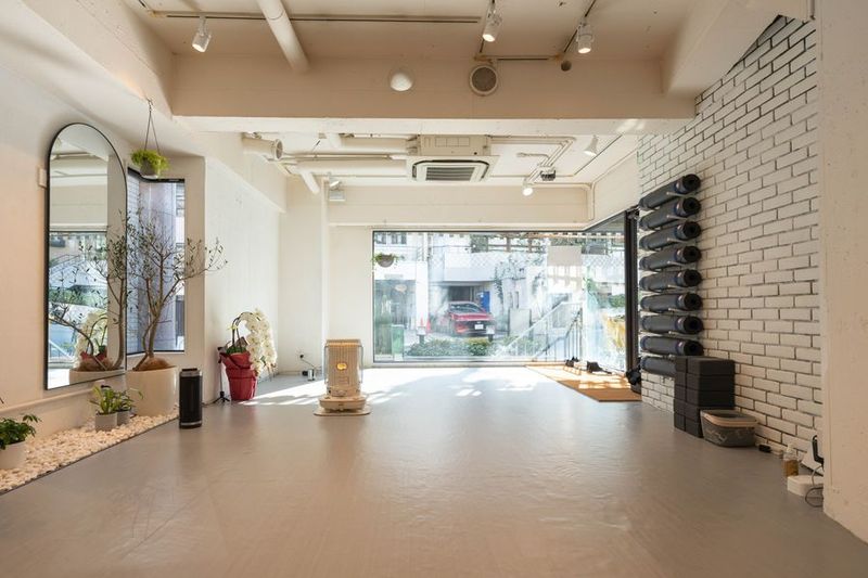 Serenity Flow Yoga レンタルスペース・ヨガ　ピラティス　ダンス　撮影に最適【代官山】の室内の写真
