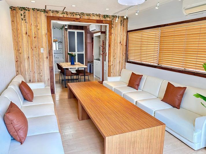 Space Side (602) - Tree Side 新大久保 602