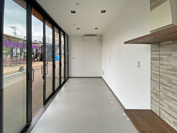 広電西広島駅目の前！作品展示や物販、ミーティングなど多様なニーズに合わせたレンタルスペース！ - KOI PLACE