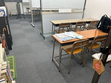 四谷進学教室 「四谷進学教室」という名のスペースの室内の写真