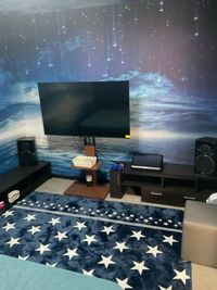 広々個室で、2人でもくつろぎできます。カラオケ設備も完備！ - Asian Cabin Club 複合ネットカフェ施設 ネットカフェ複合施設 鍵付き完全個室3 カラオケ設備ありの設備の写真