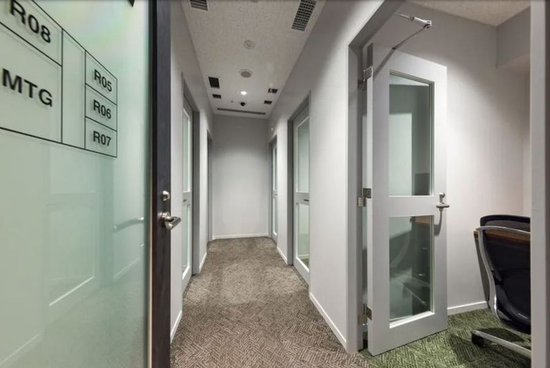 1名様用　完全個室でモニター完備「 Room06」 - WAW上野