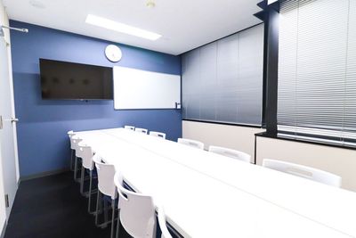 【なんば駅31番出口徒歩1分！12名】50型モニター・10Gbps光回線・WiFi全て無料！ふれあい貸し会議室 なんばNo140 - ふれあい貸し会議室 大一大阪ビル