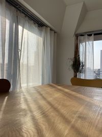 天空のアトリエ キッチン・大きなベランダ・光の入る明るい部屋の室内の写真