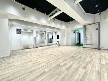 201【駅近1分】レンタルスタジオ・ダンス・配信・撮影・防音 レンタルスタジオ・新宿・歌舞伎町・駅近1分・軍艦ビル201室-Aの室内の写真