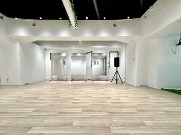 201【駅近1分】レンタルスタジオ・ダンス・配信・撮影・防音 レンタルスタジオ・新宿・歌舞伎町・駅近1分・軍艦ビル201室-Aの室内の写真