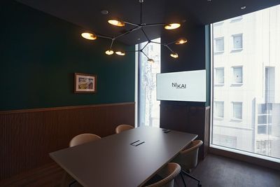 【新橋徒歩5分🏃‍♂️‍➡️】高速Wi-Fi📡 防音◎無料のお菓子・ドリンクコーナー完備🥤面接／商談／MTG／撮影 - NIKAI Flex
