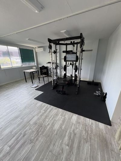 スミスマシン・ヨガマット完備　トレーニングジム - 医者ジム / MedSciSportLab