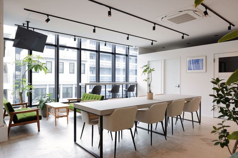 登戸4分/ゆったり待てるラウンジ併設の個室空間・整体や鍼灸に最適 - Fitness Lounge Sync 登戸店