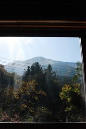 目の前は武甲山が一望できます - なないろごはん 庭も広いキッチン付きレンタルスペースの室内の写真