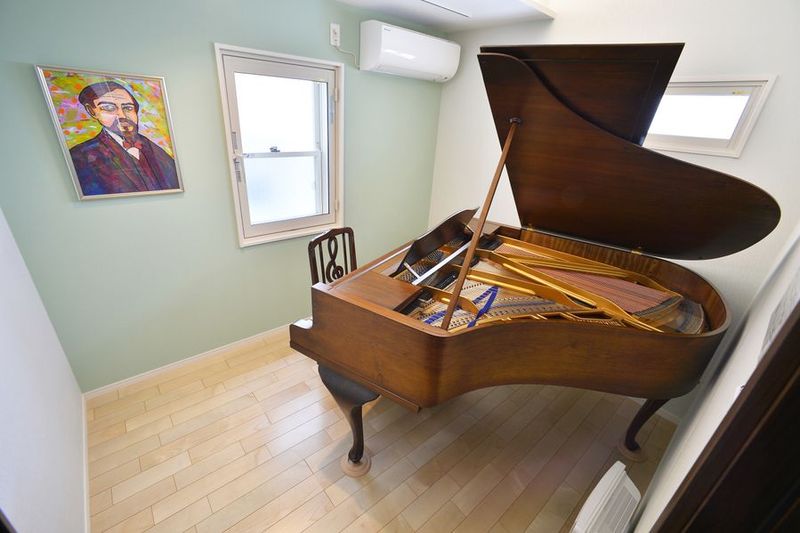 【ドビュッシーROOM】ヨーロッパ製ピアノスタジオ  - ヨーロッパピアノのレンタルスペース　リシュモア