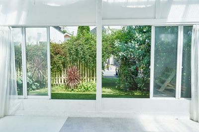 窓の外はお庭です。 - 下北沢の一軒家　スタジオレナード スタジオレナード　ムービー撮影の室内の写真