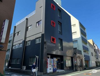 JK Room 曳舟 東向島ビルディング 踊れる🕺セミナールーム 最大50名 椅子40脚 in 曳舟の外観の写真