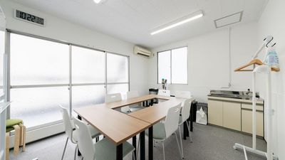 明るく清潔なスペースです！ - 貸会議室Aivic岩本町の室内の写真