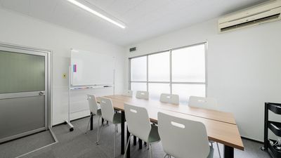 【岩本町駅30秒】光回線高速WiFi、モニター・ホワイトボード完備☆1日1回スタッフ完全清掃の会議室 - 貸会議室Aivic岩本町