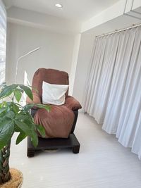 lien nail&eyelash  アイラッシュ　リクライニングソファーの室内の写真