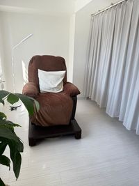 lien nail&eyelash  アイラッシュ　リクライニングソファーの室内の写真