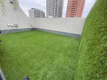 広々屋上テラスでチル♪ - 貸切レンタルジム武蔵小山(スミスマシン×サンドバッグ) 【駅徒歩２分/超高濃度水素水飲み放題】レンタルジムHBT武蔵小山の室内の写真