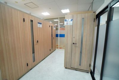 【南大沢テレワークステーション】 南大沢テレワークステーション ブースCの室内の写真