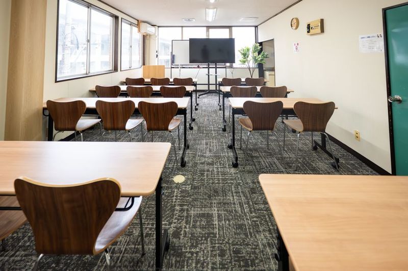 新潟駅から徒歩５分！最大２０名/会議/セミナー研修/懇親会 - GS貸会議室・新潟店３０１号室