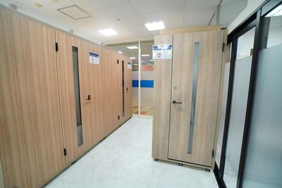 【南大沢テレワークステーション】 南大沢テレワークステーション ブースAの室内の写真