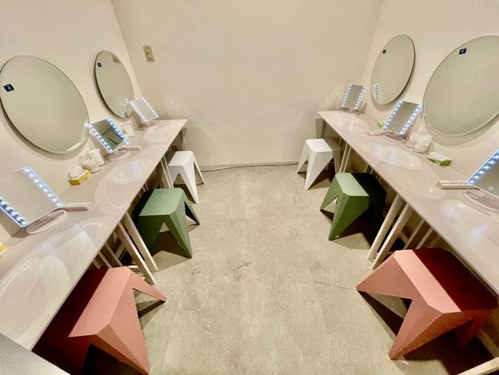 メイクルーム_楽屋 - Bike&Run