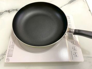 フライパンとIH - ホワイトオン天満の設備の写真