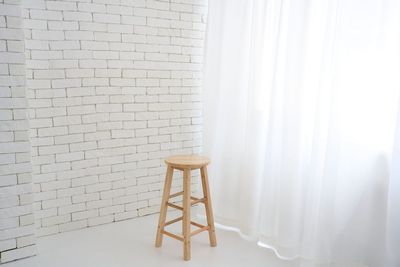 白レンガ壁 白レースカーテン 自然光 - White Butter, Studio White Butter,の設備の写真