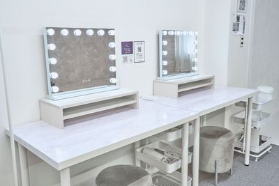 ドレッサー2台(ライト付き)
ヘアアイロン、ドライヤーもご使用いただけます。 - White Butter, Studio White Butter,の設備の写真