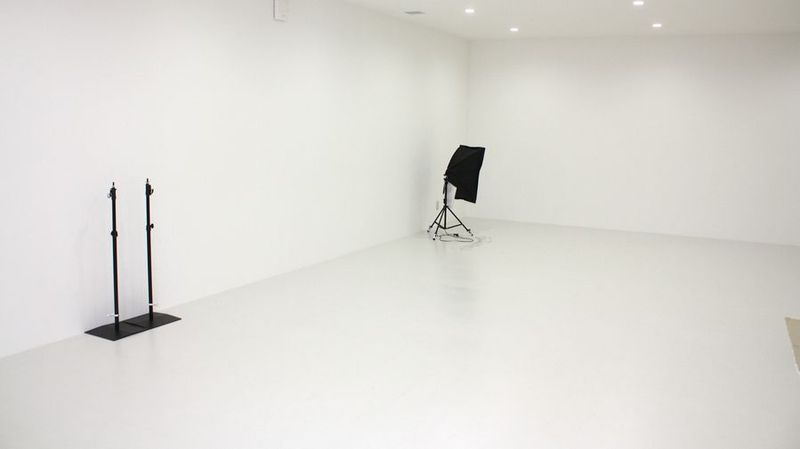 はこプレイス2F【ホワイトキャンパス】 - 函館フリースタジオ＆フリースペース「はこプレイス」