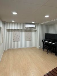 アンサンブル練習に♪  [マルチルーム] 西武新宿線「新井薬師前」駅徒歩8分 アンサンブル練習楽器個人練習・レッスンにも！ - 音楽スタジオ Keys&Reeds 