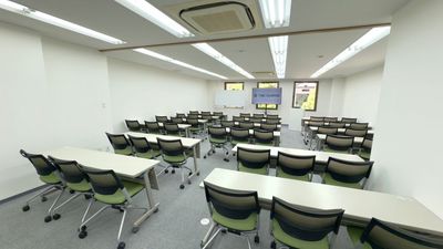 【スクール形式で48名着席可能です！】 - TIME SHARING 水道橋 ビーロット神保町ビル 3Aの室内の写真