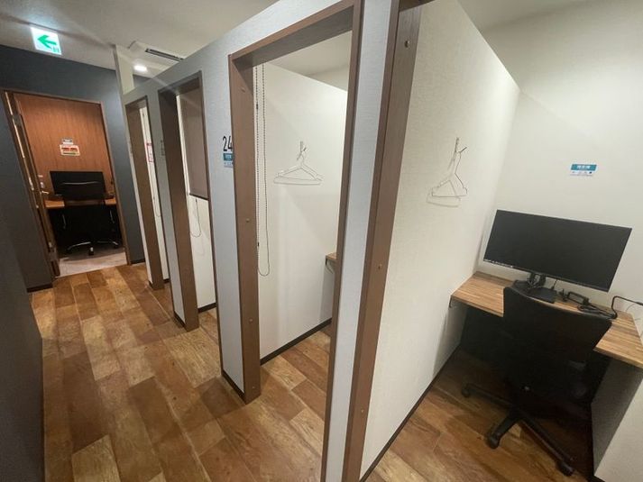 1名半個室（ブース23） - いいオフィス池袋