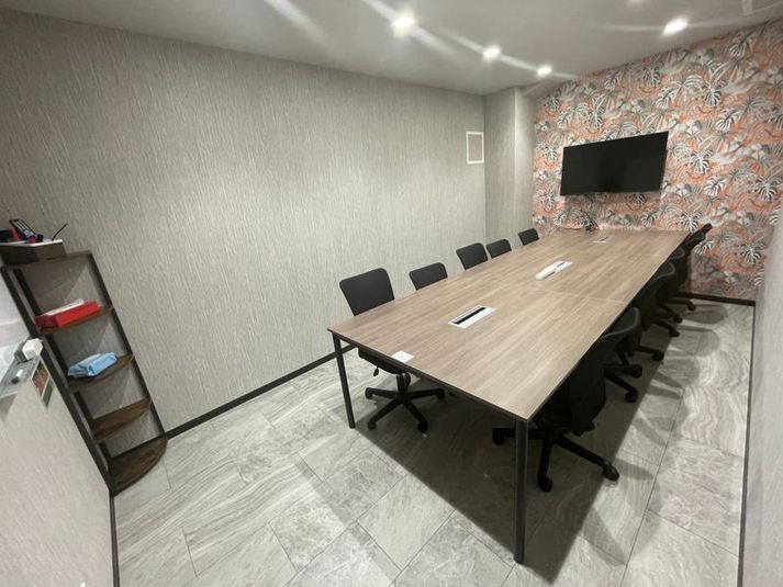 10名会議室（Room A） - いいオフィス池袋